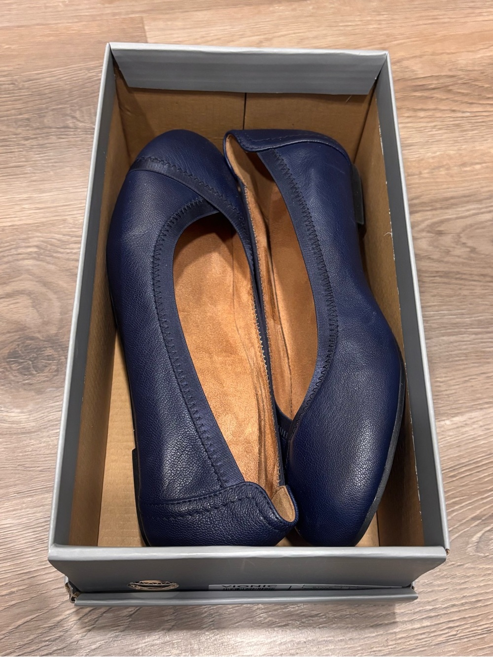 NIB Vionic Caroll Leather Ballet Flats Navy Blue- Size 7